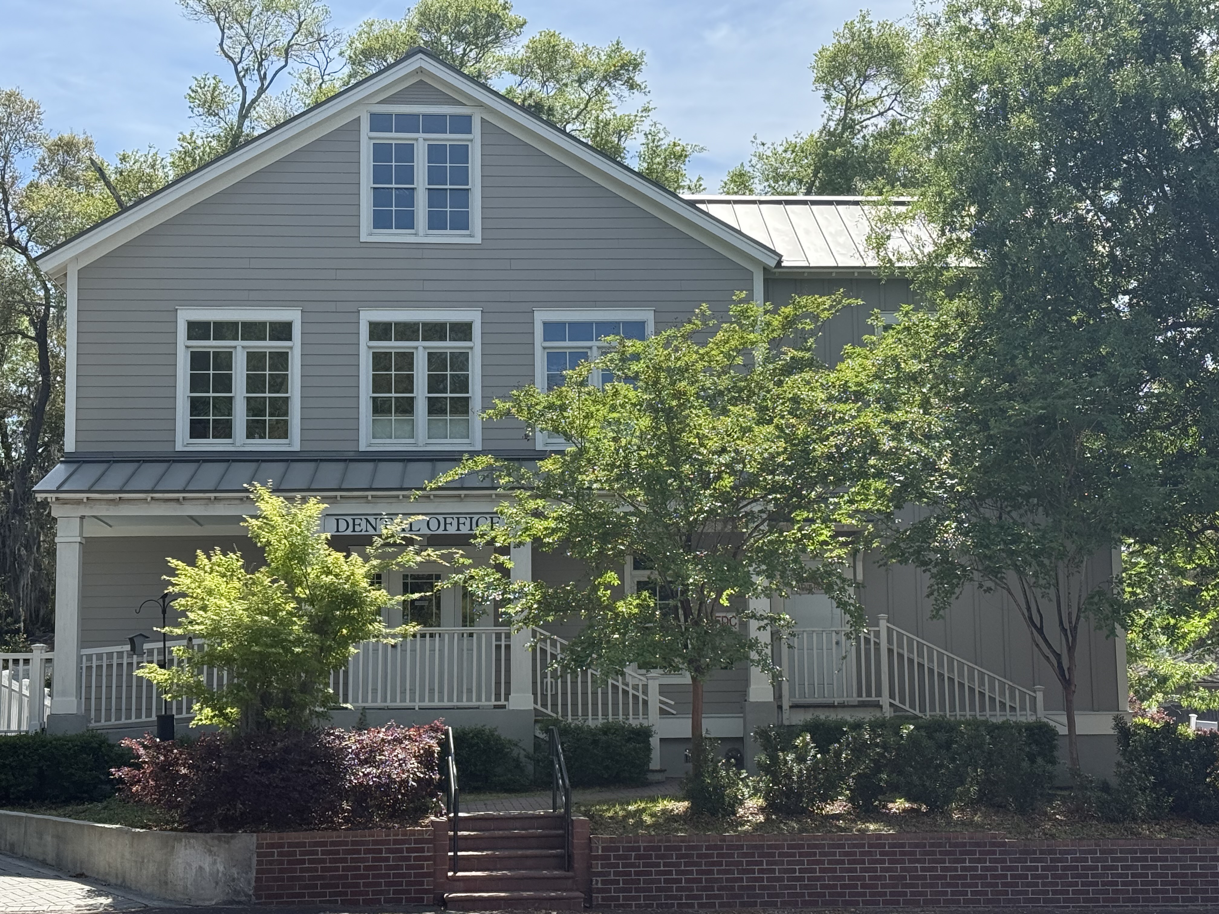 Endodontic office exterior